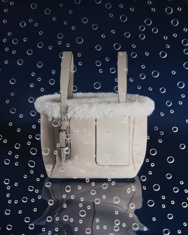 ヴァレクストラ ホリデーコレクション バケットバッグ マイクロ シアリング