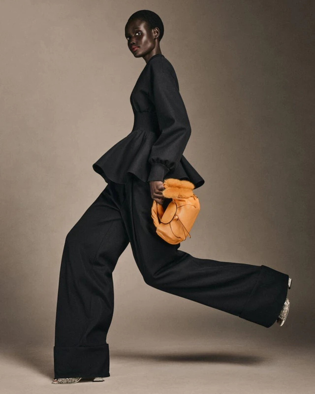 フェンディ 2026年春夏 プレコレクションが描く、80年代の再解釈と未来への遊歩