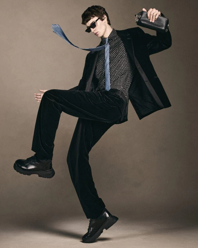 シルヴィア・フェンディが描く2026年春夏プレコレクション、躍動する“ソーシャルバタフライ”の世界