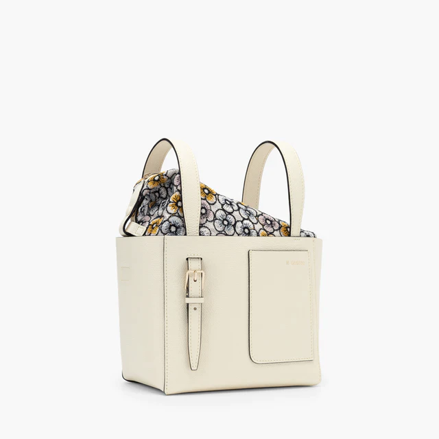 ヴァレクストラ×ミナ ペルホネンが描く、日常に寄り添う詩的コラボレーションコレクション