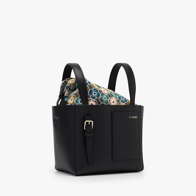 Valextraとminä perhonenが共鳴する、クラフトと詩情が交差する限定コレクション