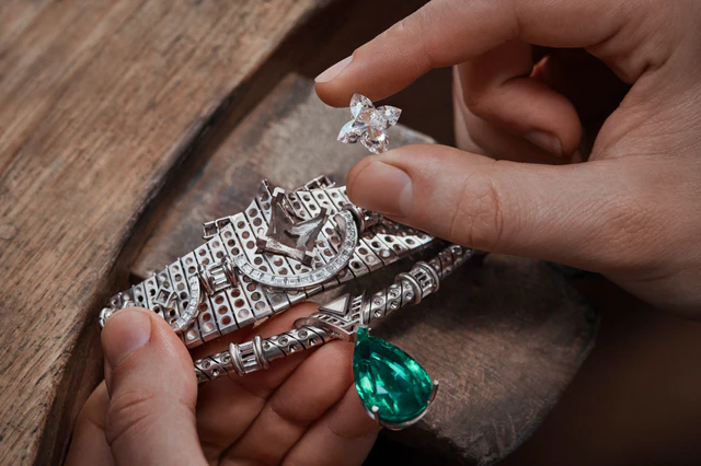 ルイ・ヴィトンが誇るネックレス「Apogée」、モナコで開催のハイジュエリー・グランプリにて栄冠に輝く