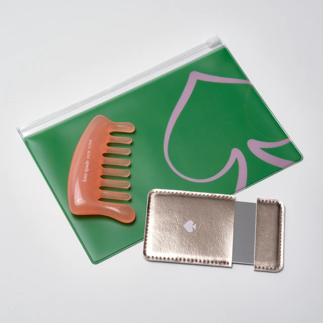 ケイト・スペードの人気バッグ「KSDuo」がシアリング仕様でホリデームードを演出