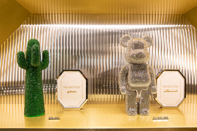 スワロフスキー 期間限定ポップアップストア GuramとBE@RBRICKとのコラボレーション商品