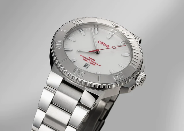 ホワイトダイヤルが導く静かな強さ、オリス アクイス ジャパン リミテッドエディション