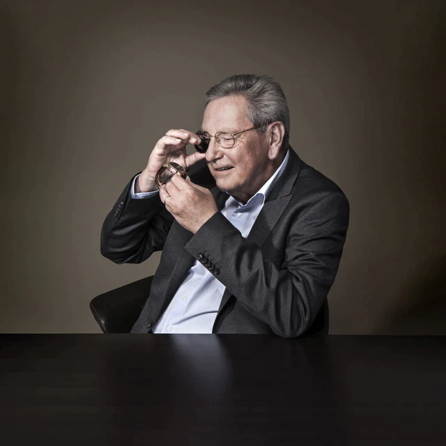 ロジェ・デュブイ、創業者の精神を受け継ぐオマージュ ラ プラシード登場