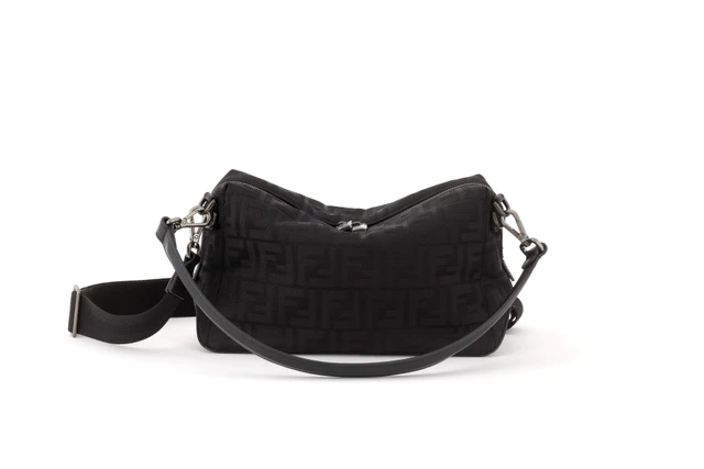 「フェンディ ルイ」スモール（ナイロン製）