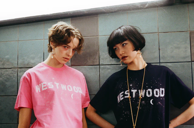 NANAとヴィヴィアン・ウエストウッドの特別な出会い、25年を祝うアイコニックなコレクション