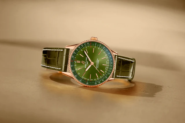 ブライトリング  ナビタイマー 32 ゴールド カプセル