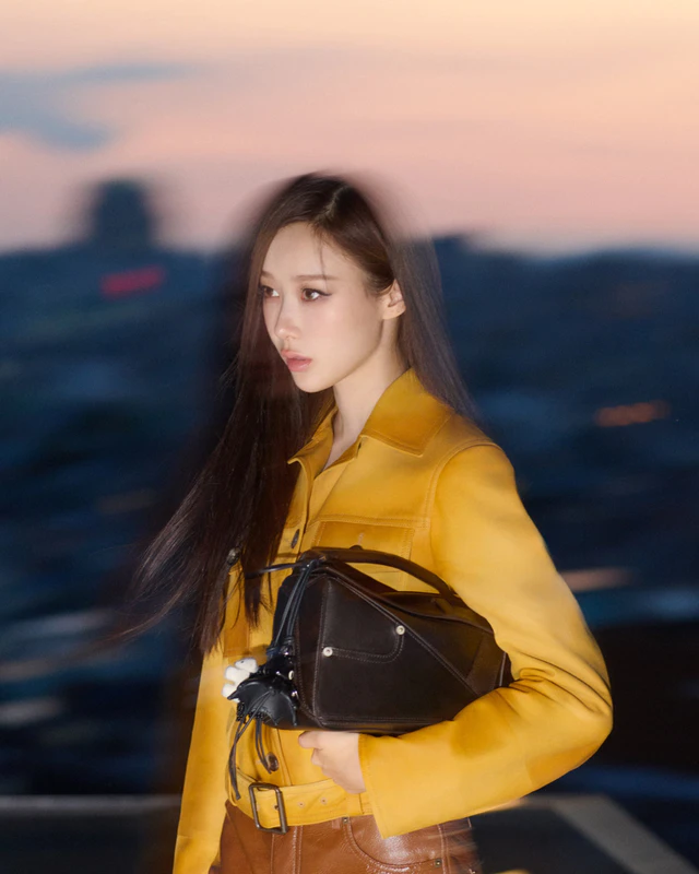 ジゼルが表現するロエベのアート性と都市のリズム、新作キャンペーン公開