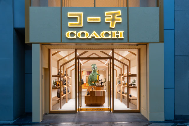 コーチ プレイ 大阪、心斎橋で味わうクラフトマンシップと遊び心、ニューヨーク発コンセプトストアの魅力