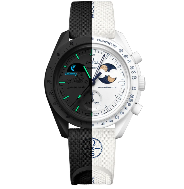 スウォッチ MISSION TO EARTHPHASE - MOONSHINE GOLD、Moonshine Goldとアースフェイズが描く雪景色のムーンフェイズ