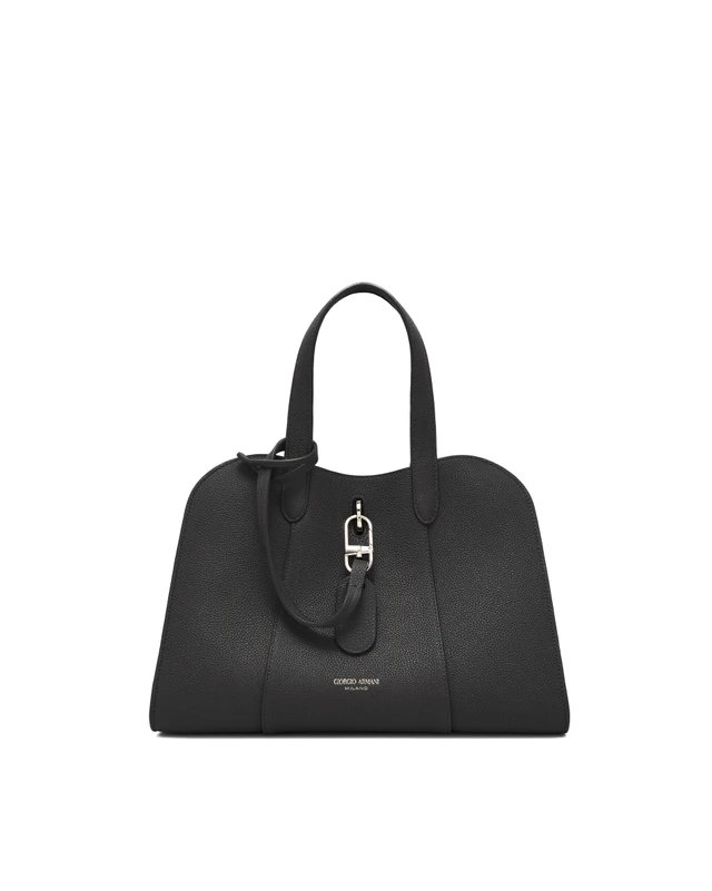 ジョルジオ アルマーニの新作トート、アンコンストラクテッドな軽やかさと台形シルエットが描く日常のエレガンス