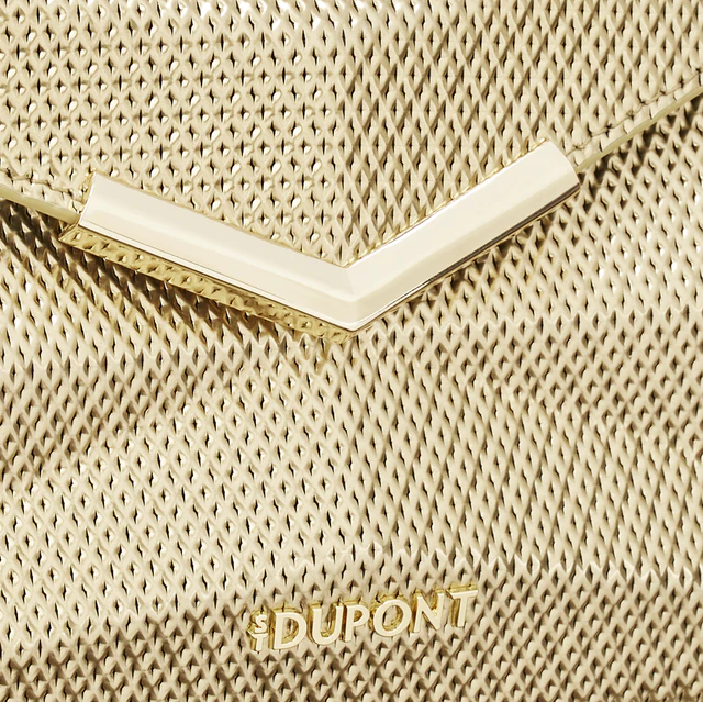 エス・テー・デュポン S.T. Dupont、新作「X-Bag GOLD MESH」限定カラーで魅せるホリデーシーズンのバッグスタイル