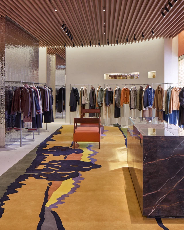 ロエベ「カサロエベ銀座」オープン、ライトゴーストのハンモック フリップとアートに包まれる4フロアの新ストア