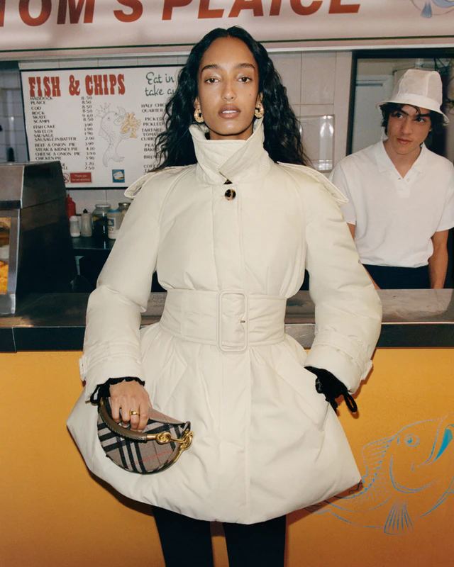 バーバリーが阪急うめだ本店で開催、Winter2025アウターウェアと新作コートが集うポップアップストア