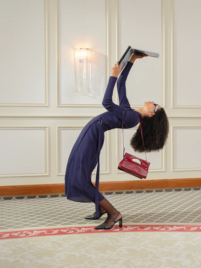 マックスマーラ系ブランドMAX&Co.、2026年春夏コレクションで好奇心とコミュニティを軸にした新しい女性像を提示