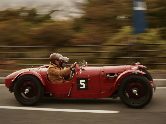 ダンヒル×ラリーニッポン2025、九州を横断する約1,100キロのクラシックカーラリーと伊藤英明のスタイル物語