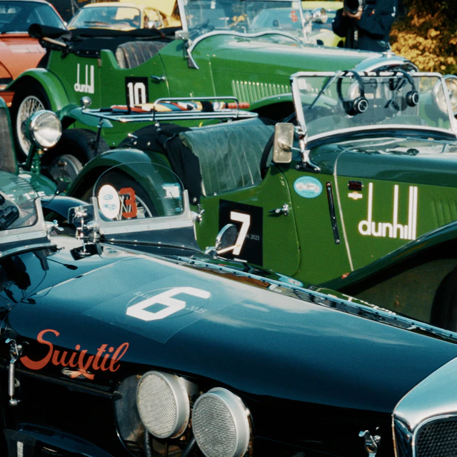 ダンヒルがリードスポンサーを務めるラリーニッポン2025、九州を横断するクラシックカーラリーと伊藤英明の走りに注目