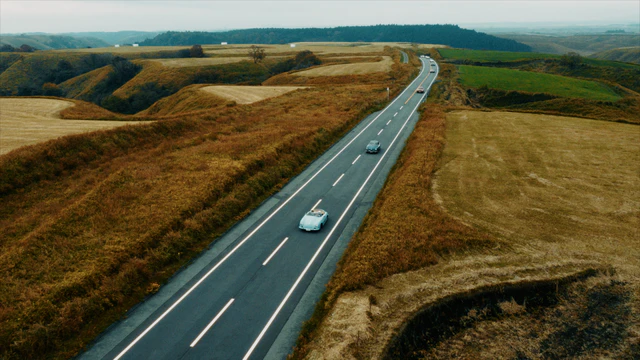 ラリーニッポン2025をダンヒルが支える意義、九州を舞台にしたクラシックカーラリーと伊藤英明の特別参加の舞台裏