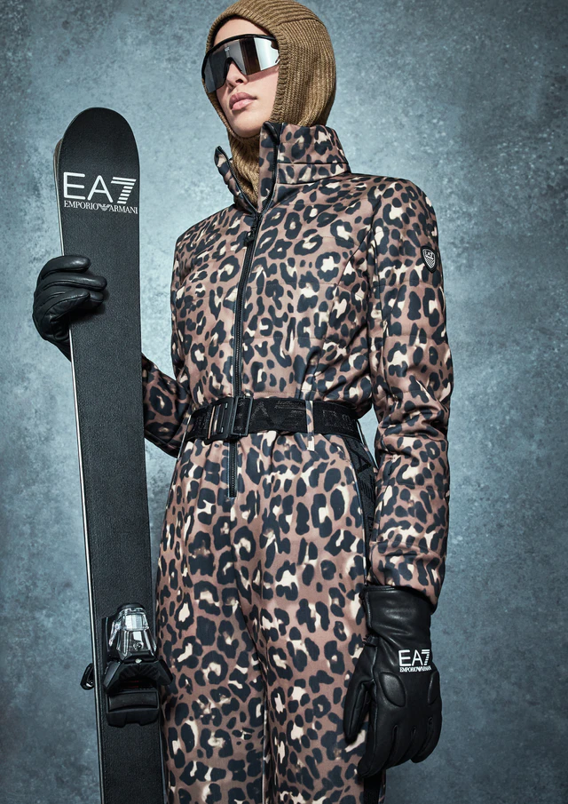 EA7 EMPORIO ARMANIアルマーニ 耐水 スノボ スキー ウェア EA7 エンポリオ アルマーニが提案するスキー＆スノーボードウエア