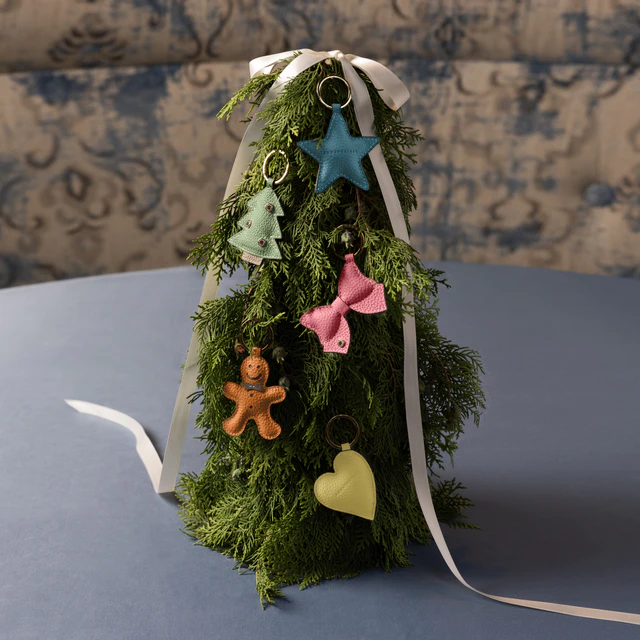 ボナベンチュラがジェイアール名古屋タカシマヤ1階に登場、ミア トートバッグのカラーオーダーとギフト向けレザー小物が集結