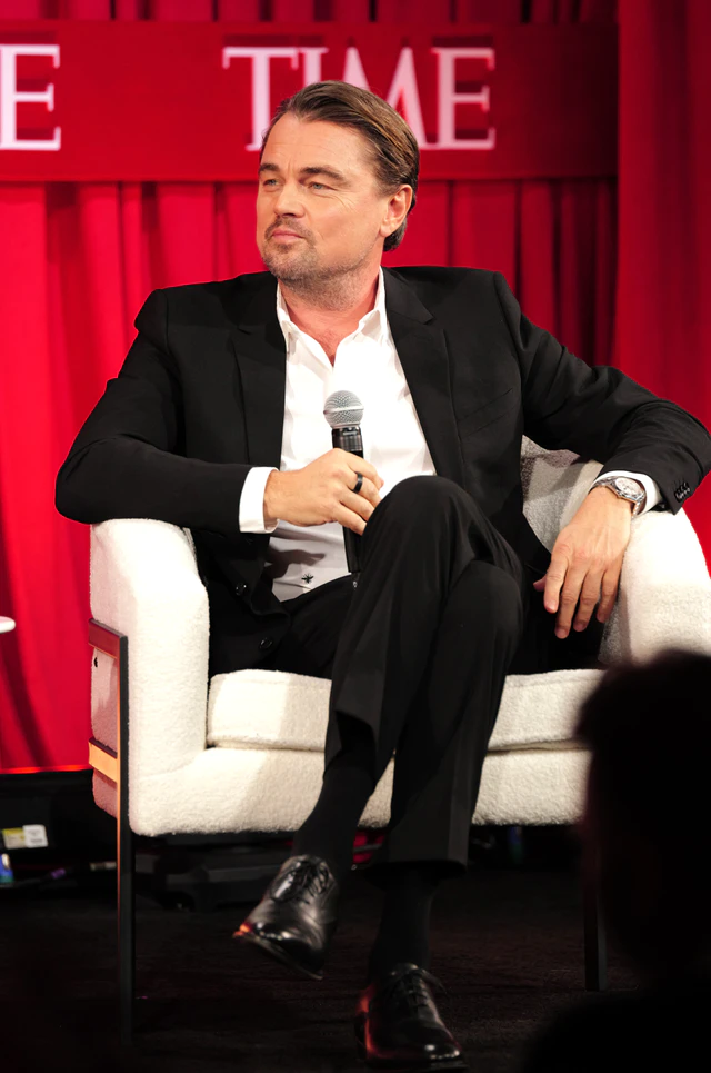 ディオールを纏うレオナルド・ディカプリオ、ニューヨークのイベントで披露したブラックスーツスタイル