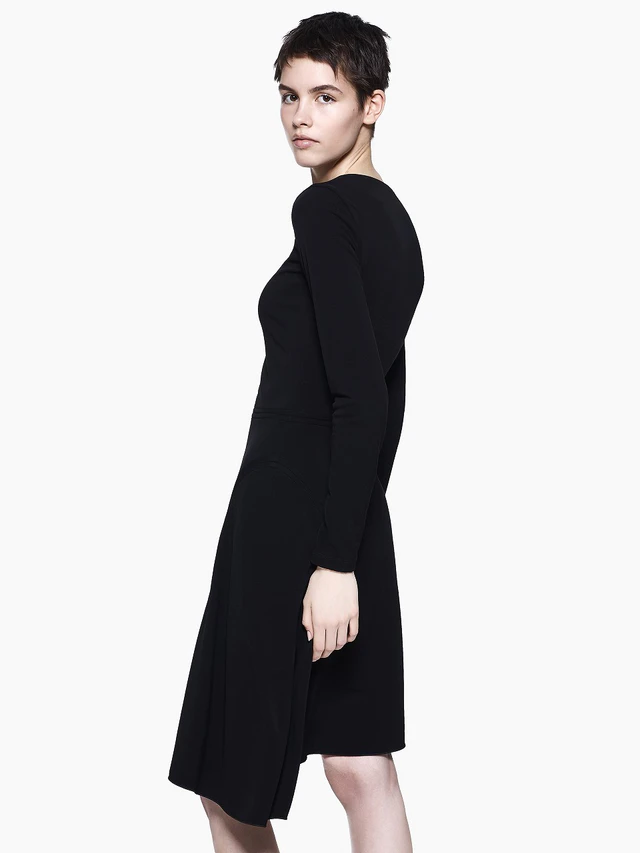 ジョルジオアルマーニ、伊勢丹新宿店ウィメンズ リフレッシュオープン記念ブラックドレスを先行発売