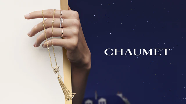 ショーメのホリデー「Catch me in PARIS」ペンダント、パリの魔法をまとったタリスマンジュエリーセレクション