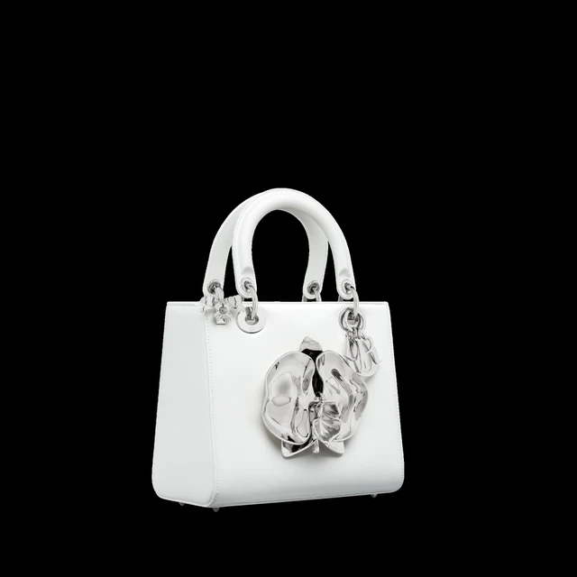 英国人アーティスト、マーク・クインが参加した第10回「ディオール レディ アート」、バッグとサヴォワールフェールの舞台裏