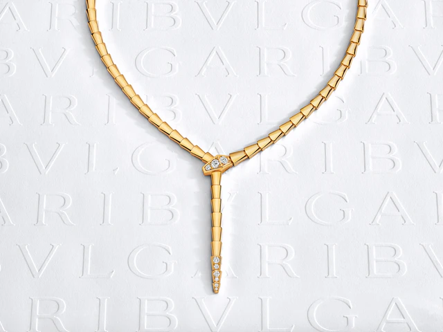 ブルガリ「セルペンティ ヴァイパー」2026年新作、イエローゴールドとホワイトゴールドが描く変容のジュエリー