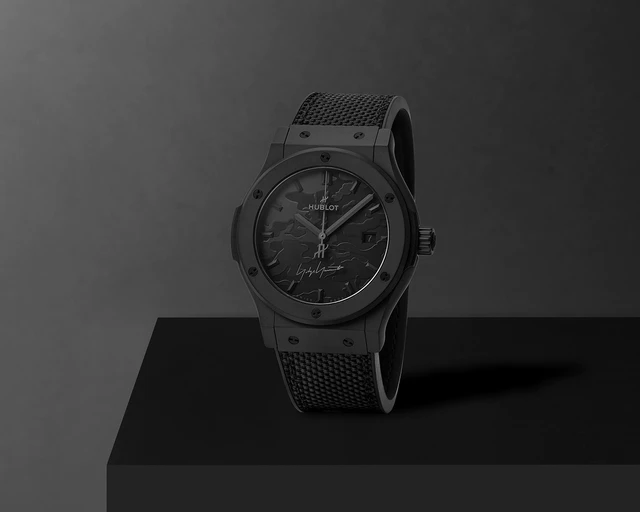 HUBLOT 「クラシック・フュージョン ヨウジヤマモト オールブラック カモ」