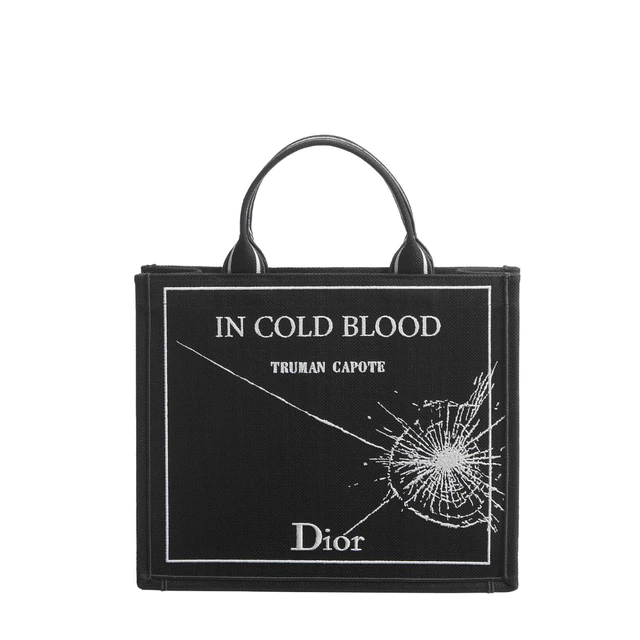 ディオール「ディオール ブックトート ブック カバーズ」、3サイズ展開の新作が2026年1月2日から全国ブティックに登場