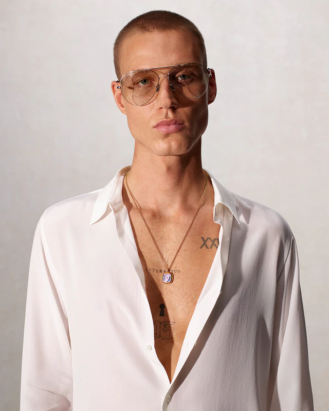 グッチの新広告キャンペーン「Gucci: La Famiglia」、新しいセンシュアリティとsprezzaturaで表現する現代の家族像