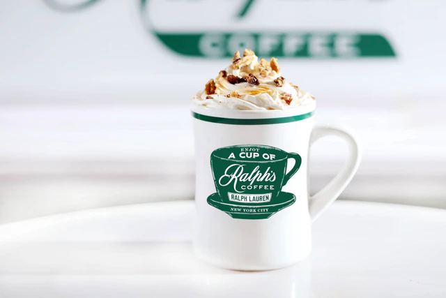 ポロ ラルフ ローレン 西武池袋本店、RRLとラルフズ コーヒーを迎えたコンバインショップに進化しリニューアルオープン キャラメル ピーカンナッツ ラテ