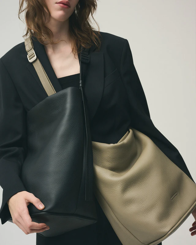 objcts.io ホーボー – ラージ（ブラック、トープ）