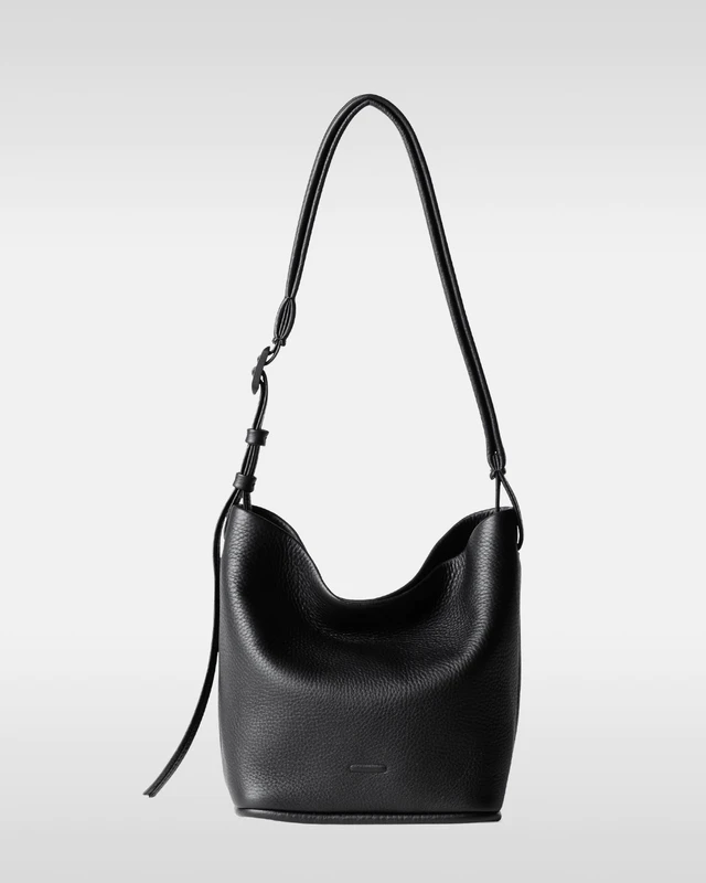 objcts.io エッセンシャルデイリーレザーホーボー ミニ