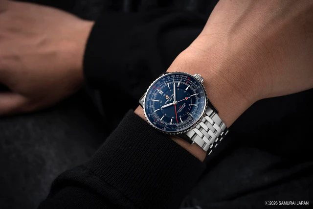 ブライトリング ナビタイマー オートマチック GMT 41、野球日本代表・侍ジャパンをイメージした藍色ダイヤルの日本限定エディション