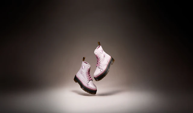 厚底JADONからハートバッグまで、ドクターマーチン“THE VALENTINE COLLECTION”でつくるガーリーパンクな足元