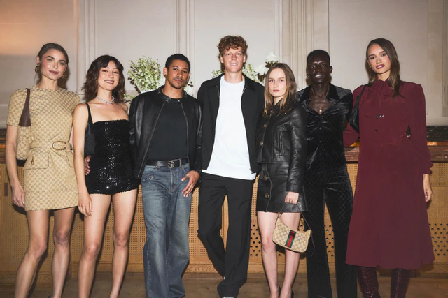 グッチとヤニックシナー、メルボルンのイベントと2026年オーストラリアンオープン前夜を彩る「Gucci La Famiglia」ルック