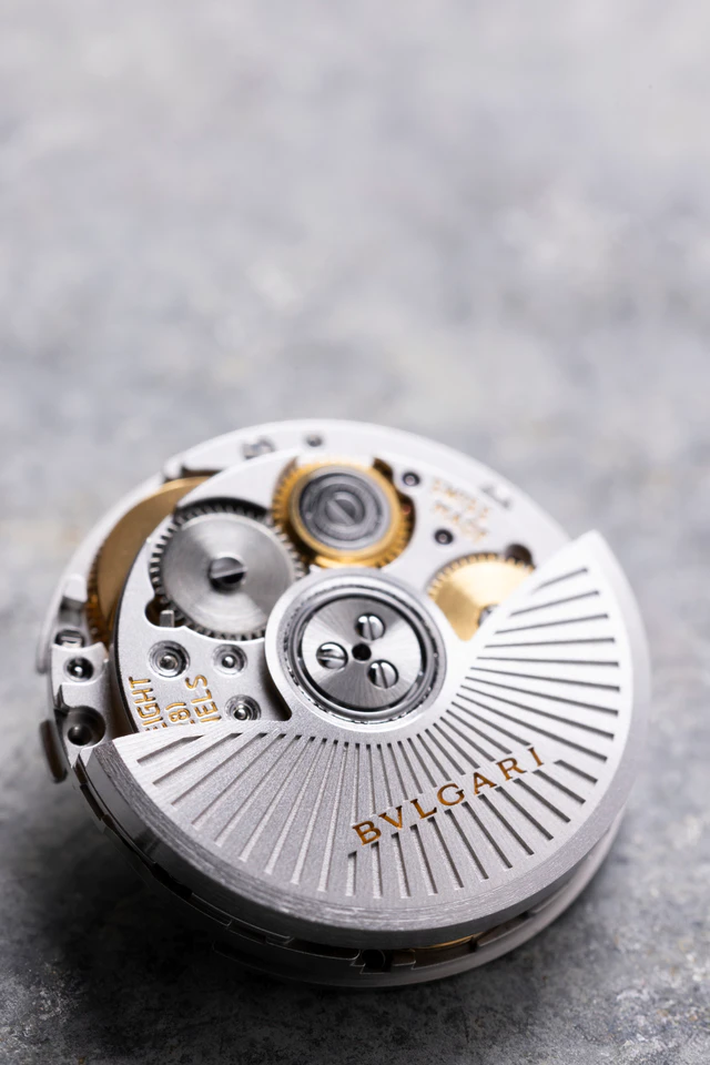 LVMH Watch Week 2026で注目、ブルガリが再構築するモネーテとトゥボガス、ゴールドウォッチの新たな表現とは