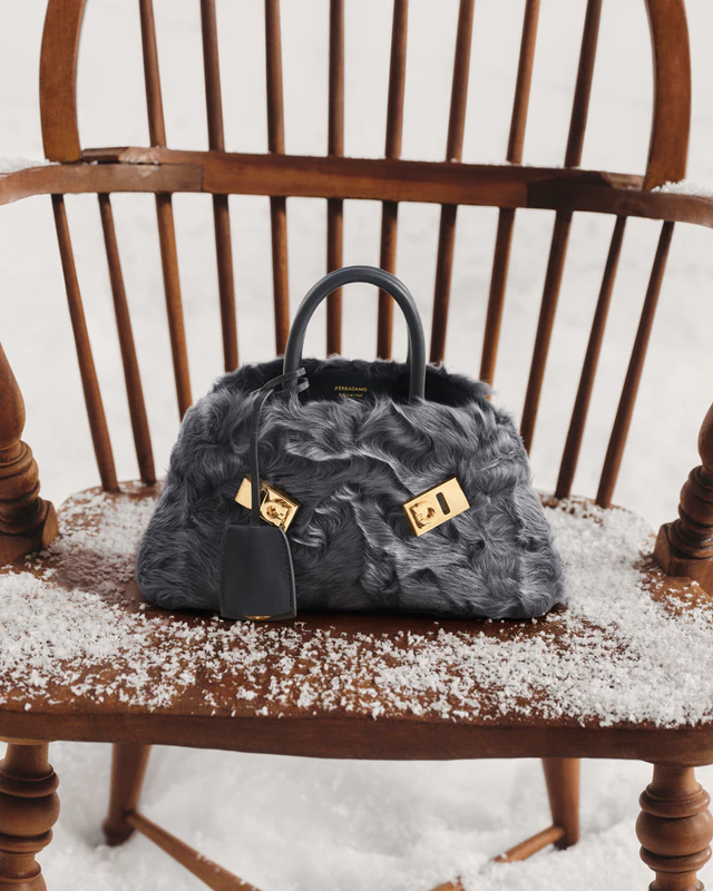 フェラガモ2026年プレスプリングバッグ、伊勢丹新宿店と阪急うめだ本店で楽しむポップアップストア