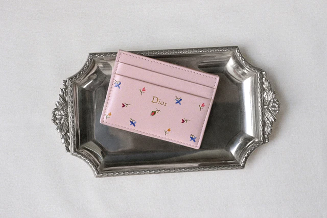 ディオール 2026春夏と呼応するバレンタインデーセレクション、ジョナサン・アンダーソンが描く愛のモチーフを堪能