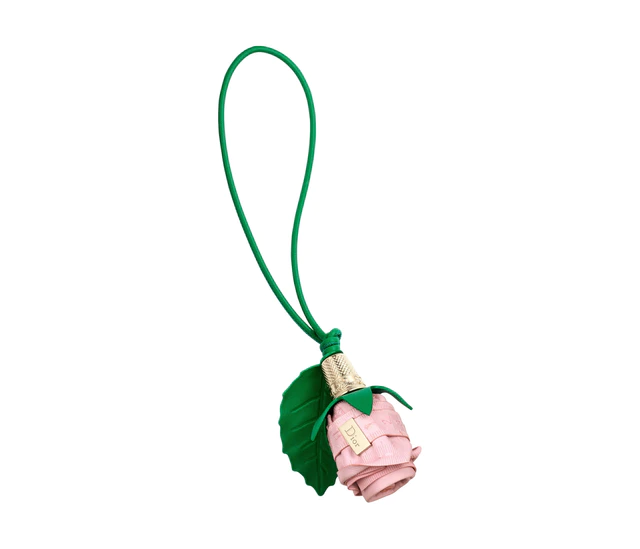 ディオールから、ジョナサン・アンダーソンがキュレーションしたバレンタインデー向けセレクション