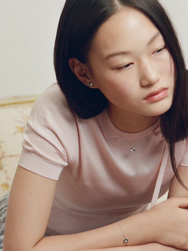 ディオール ファインジュエリー「ローズ デ ヴァン」、八芒星とラッキーチャームが導くモダンなタリスマンスタイル