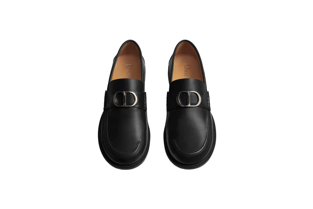 「ディオール アーチー」ローファー