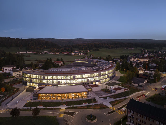 オーデマ ピゲがル・ブラッシュに新拠点「Arc」を落成、23,700㎡の施設で職人の技とサステナビリティを結ぶ場へ