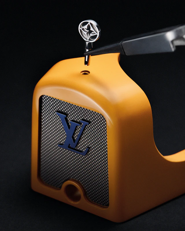 ルイ・ヴィトン カミオネットの魅力、モノグラム・トランクとギョーシェ彫りが導く旅と時間のコレクターズピース