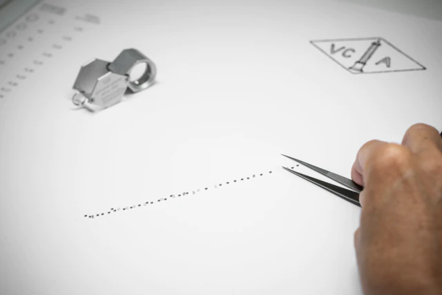 ヴァン クリーフ＆アーペル パヴェ ダイヤモンドの選別