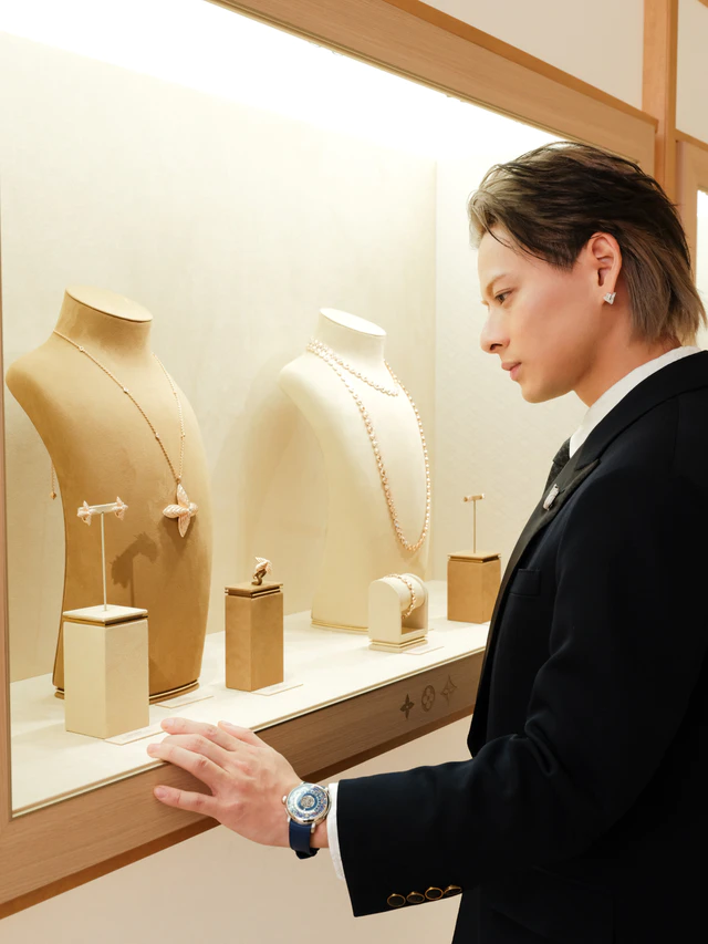 平野紫耀が魅了するルイ・ヴィトンのハイウォッチ＆ハイジュエリー、ブレイヴァリー「レ·ゾヌール」と共に輝いた特別展示会